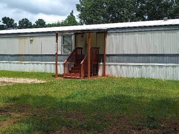 307 Belle Oaks Dr W, Greenwood, SC 29646