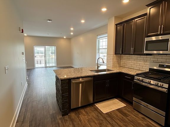 4th image of 145A Easton St
