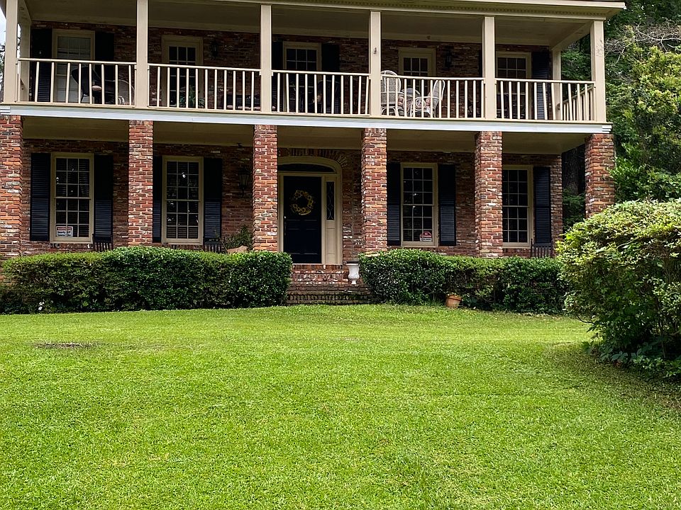 1st image of 123 Lakeview Ct