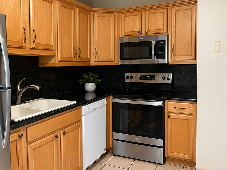940 Benevento Ave — Photo 4