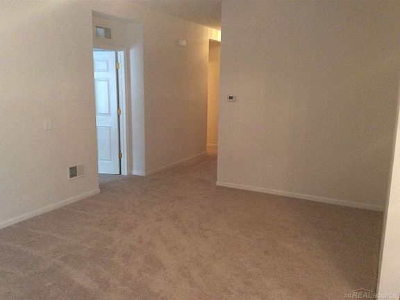 5th image of 2264 Monarch Dr