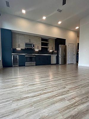 4th image of 546 Carlton Ave #3