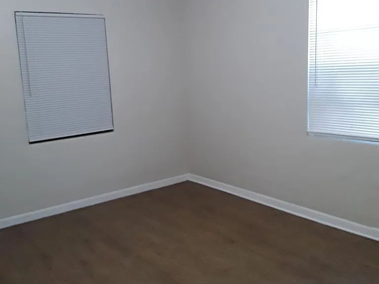 120 Laurel Oak St — Photo 6