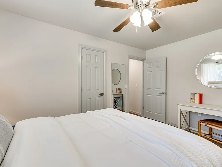 2841 Cambridge Ct — Photo 29
