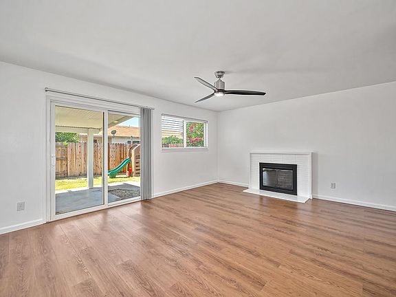 3rd image of 2354 50th Ave