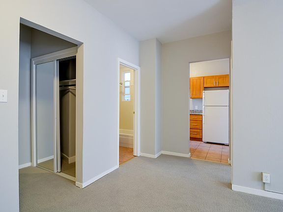 3rd image of 1350 Washington St #8