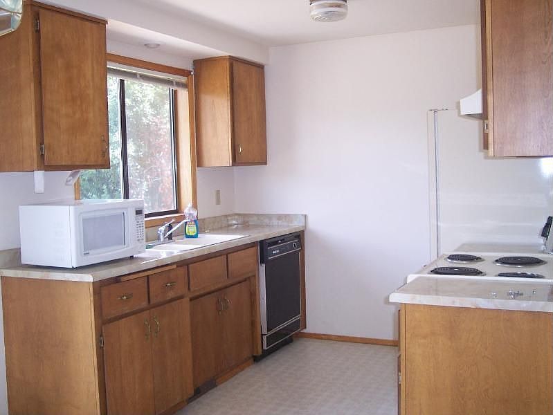 2nd image of 1462 Severson Dr