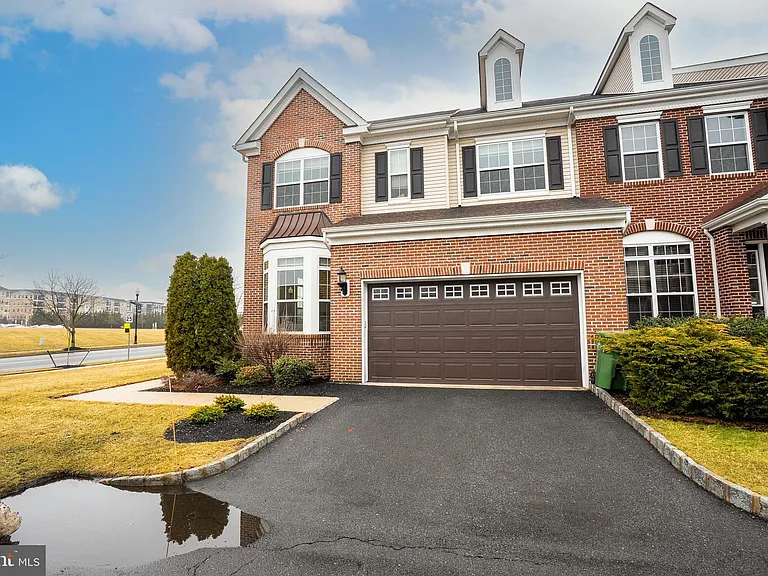 1802 Yearling Ct — Photo 1