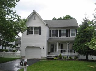 2 Raleigh Way, Franklin Park, NJ 08823