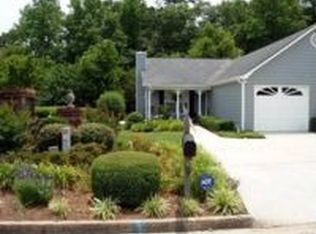 275 Monmouth Dr, Fayetteville, GA 30214