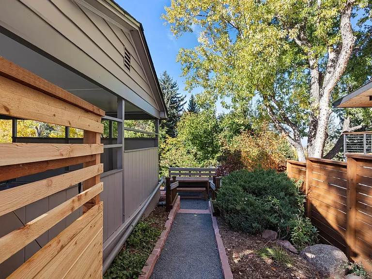 475 Baseline Rd — Photo 9