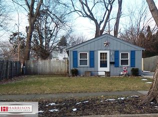 916 W Tremont St, Champaign, IL 61821