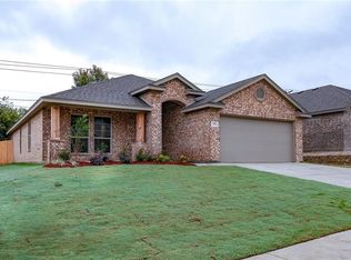125 Wilson Cliff Dr, Fort Worth, TX 76108