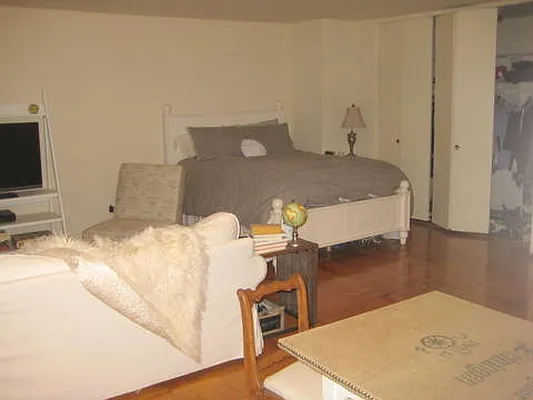 Rented by Living New York | media 11