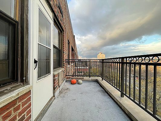 4th image of 540 Ocean Pkwy APT 6P