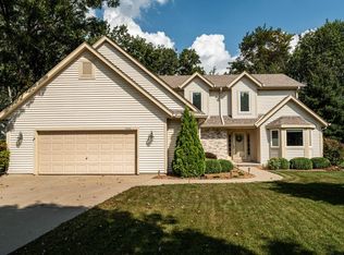 8542 W Red Wing Dr, Franklin, WI 53132