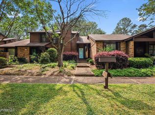 2 Shore Dr, Clinton, MS 39056