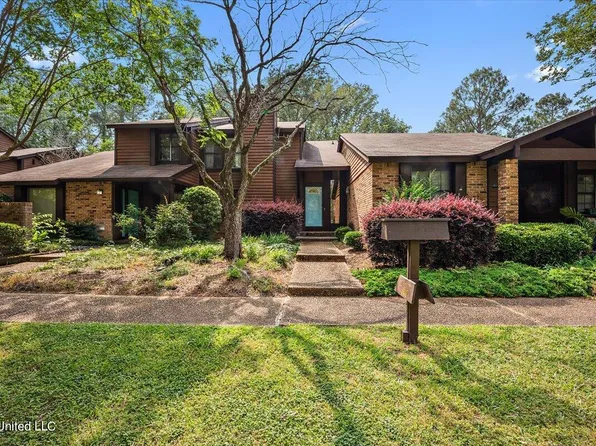 2 Shore Dr, Clinton, MS 39056