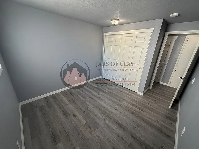 1524 E Park Ave NE — Photo 6