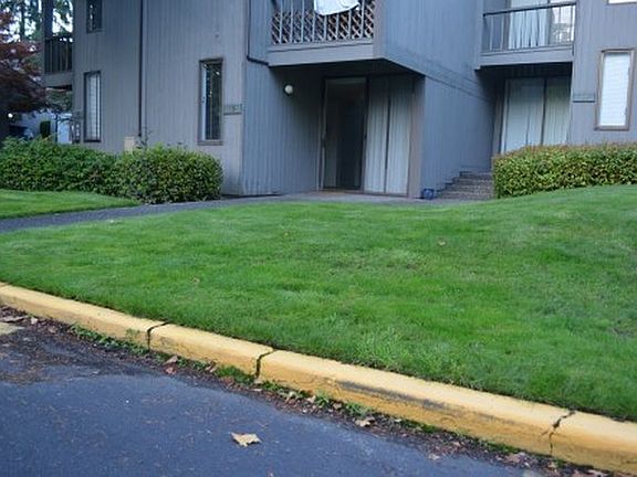 3rd image of 6440 139th Pl NE APT 15