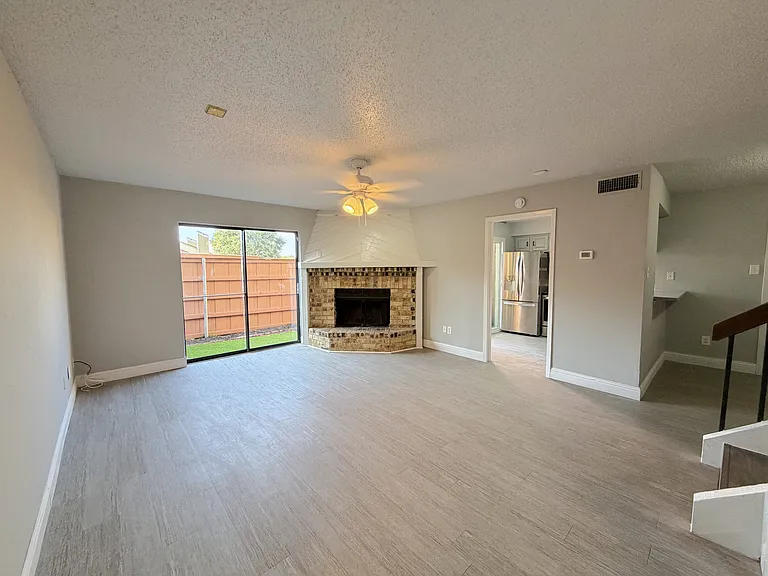 4233 Madera Rd #4 — Photo 4