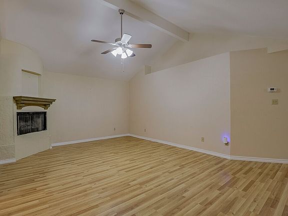 4th image of 211 Faircrest Dr