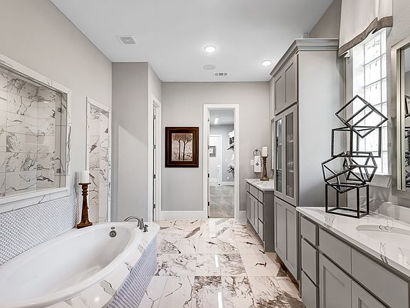 5th image of 338 Bellflower Pl