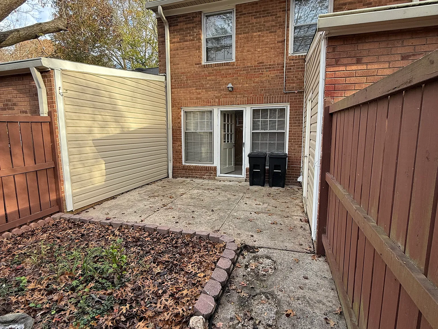 2 bed, 1.5 bath, 1170 sqft, $1,350 — Photo 3