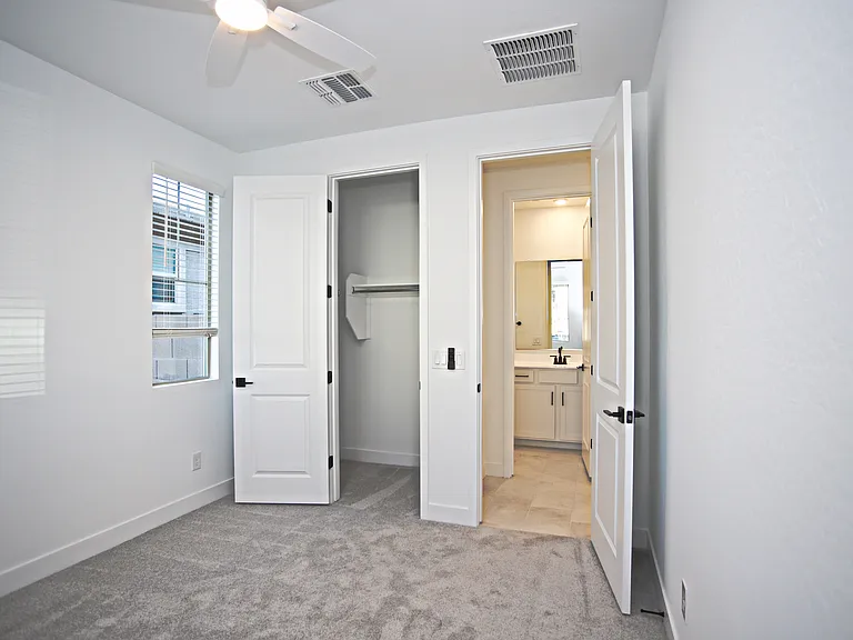 745 W Sparrow Dr — Photo 24