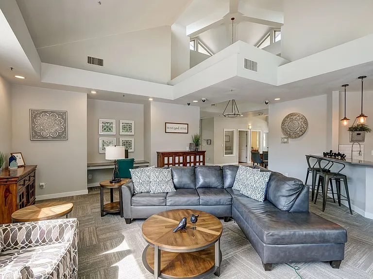 Miramont Apartments — Photo 10