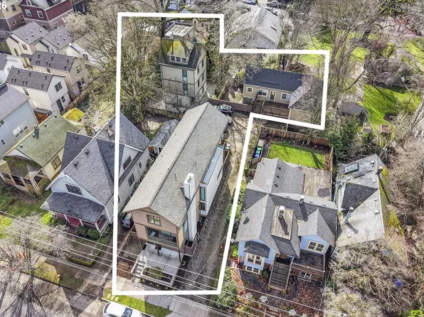 36 NE Stanton St, Portland, OR 97212