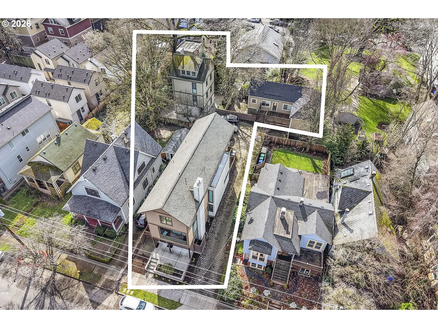 36 NE Stanton St photo 1