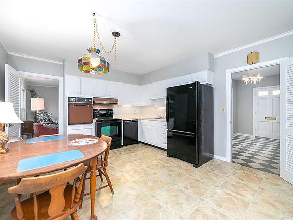 5th image of 317 Malabu Pl