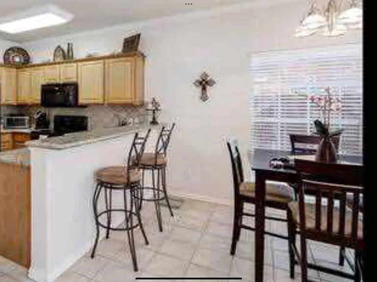 1001 Krenek Tap Rd #1406 — Photo 12