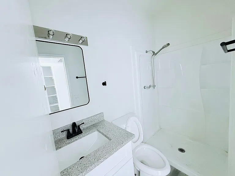 2814 E Kathleen Rd #102 — Photo 11