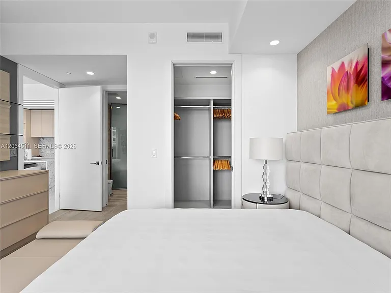 5775 Collins Ave #405 — Photo 20