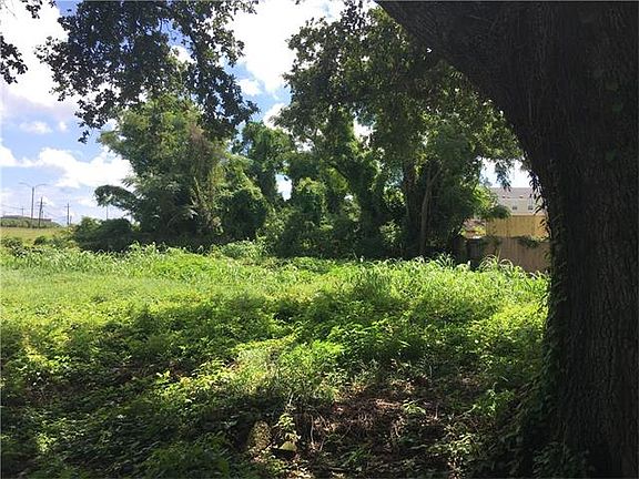 4th image of 6521 Lafaye St