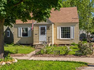 925 Burton St SE, Grand Rapids, MI 49507