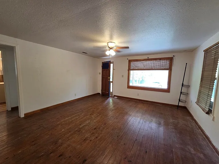 3414 Riverside Dr — Photo 5