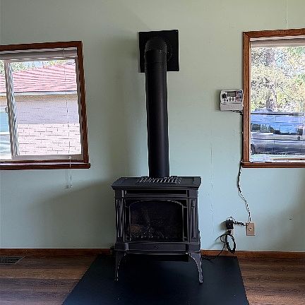 5th image of 530 Cedar St