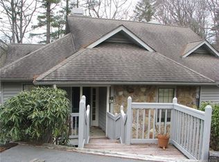 58 River Club Villas Dr, Sapphire, NC 28774