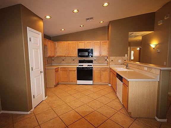 4th image of 6038 N Panorama Park Dr