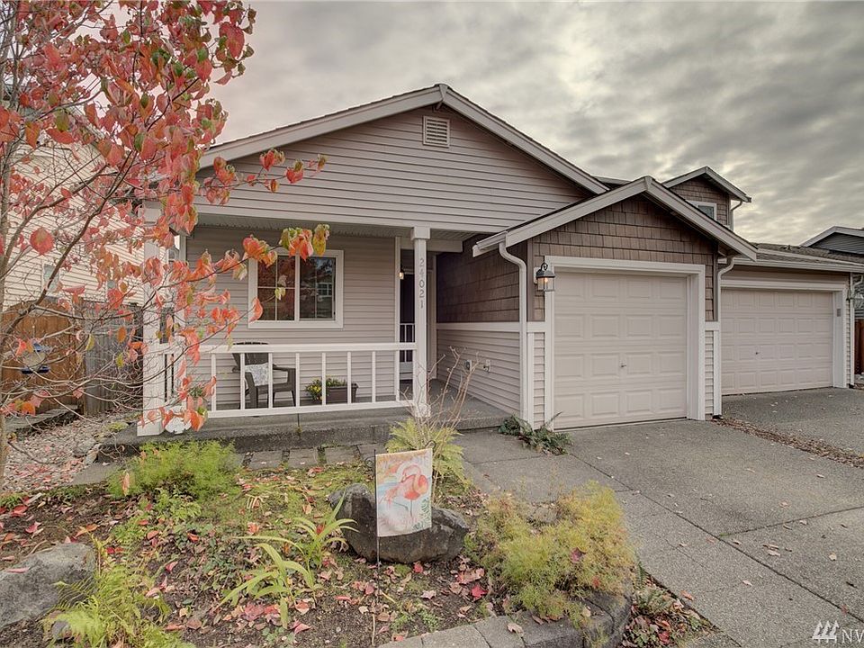 Welcome to Maple Valley! This beautiful move-in ready, two bedroom, 1 full bath home is waiting for you. 