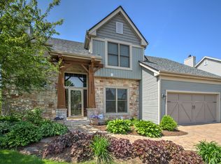 39W238 E Burnham Ln, Geneva, IL 60134