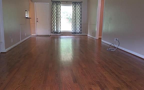 4th image of 1534 Regina Ct N