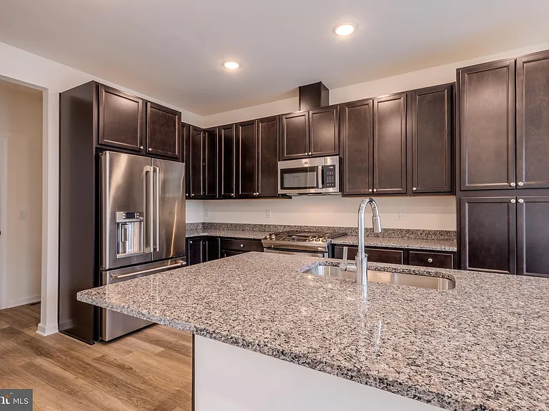 213 Harley Ln — Photo 11