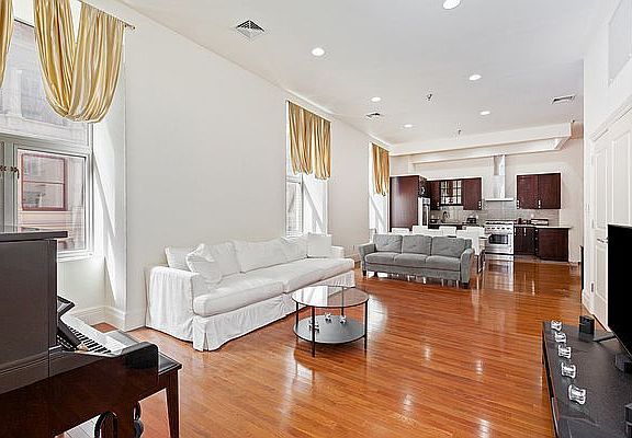 3rd image of 66 Franklin St APT 6B