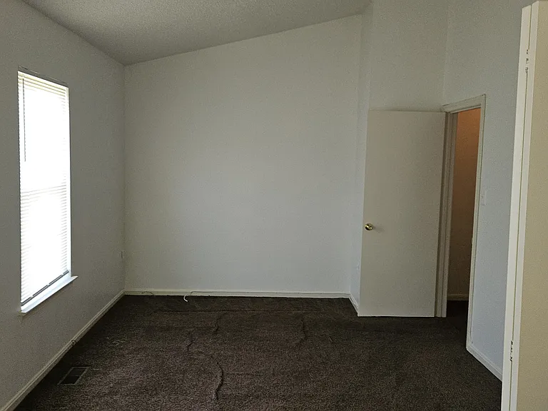 715 Saint Michaels Dr — Photo 13