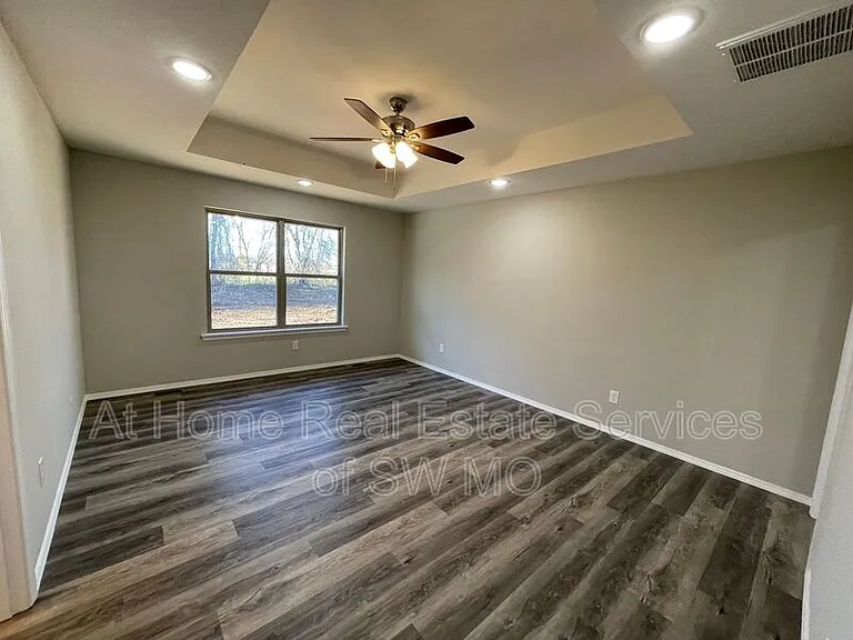 653 S Southgate Dr — Photo 9