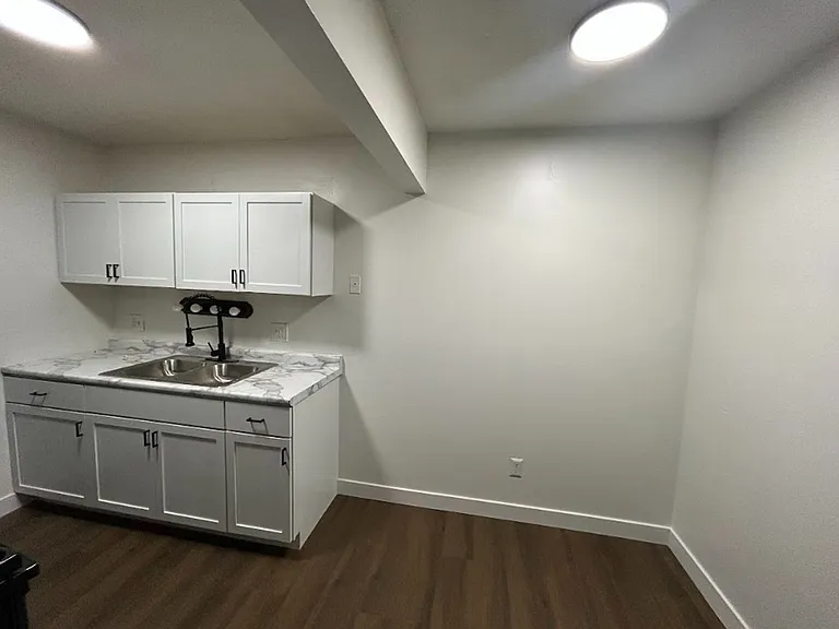 Brickstone Apartments — Photo 8